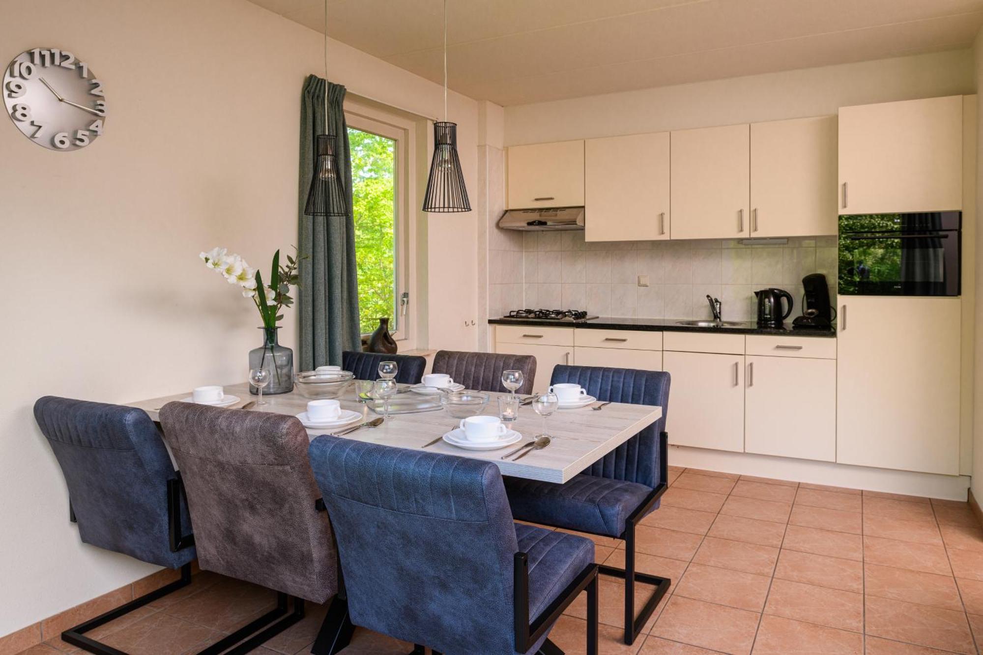 Summio Bungalowpark Het Drentse Wold Hoogersmilde Bilik gambar