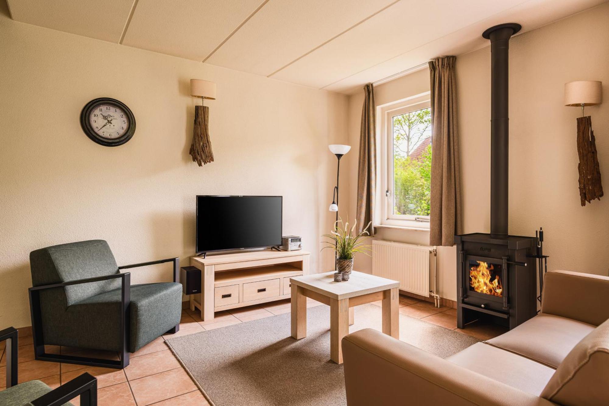Summio Bungalowpark Het Drentse Wold Hoogersmilde Bilik gambar
