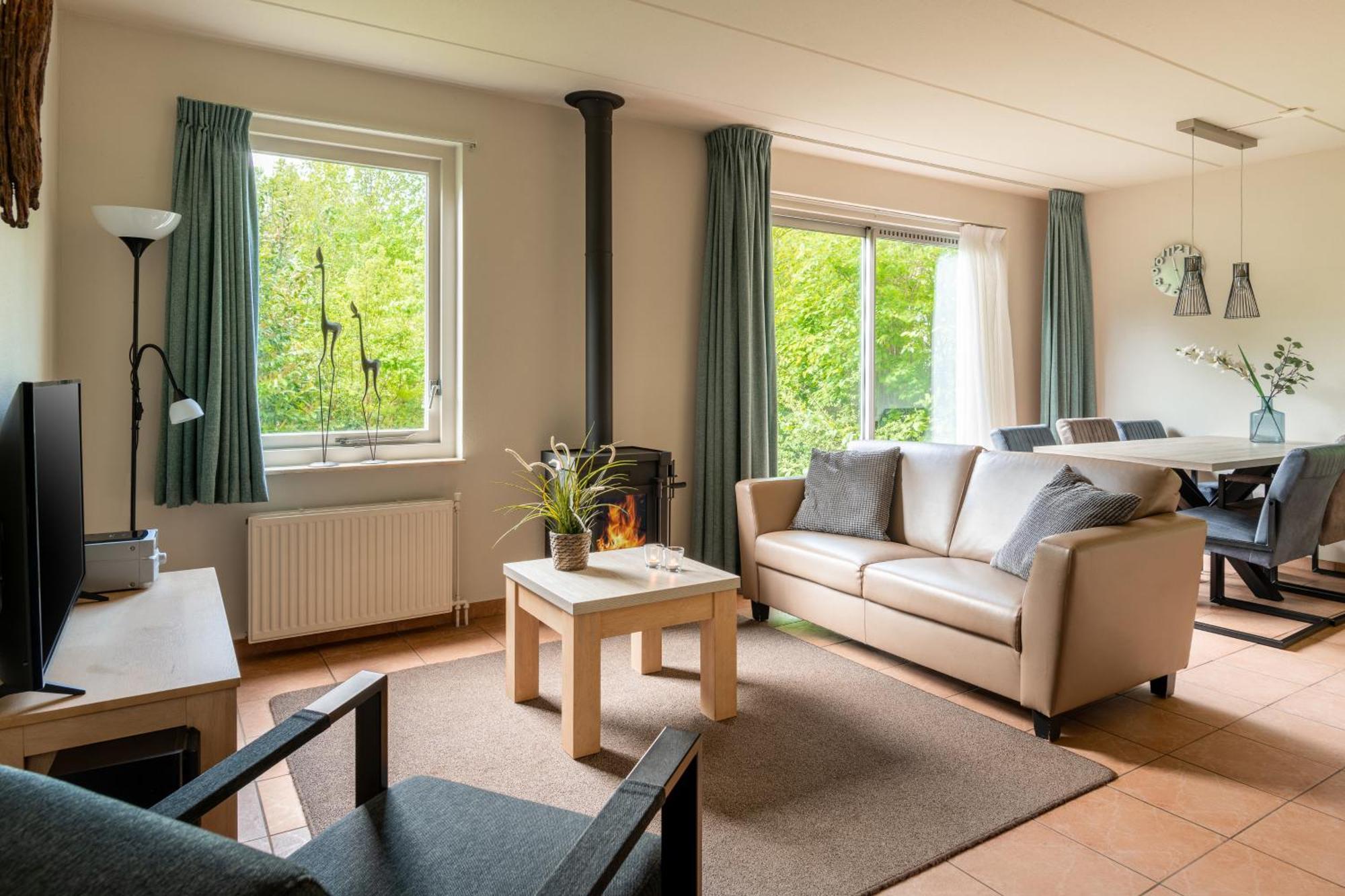 Summio Bungalowpark Het Drentse Wold Hoogersmilde Bilik gambar