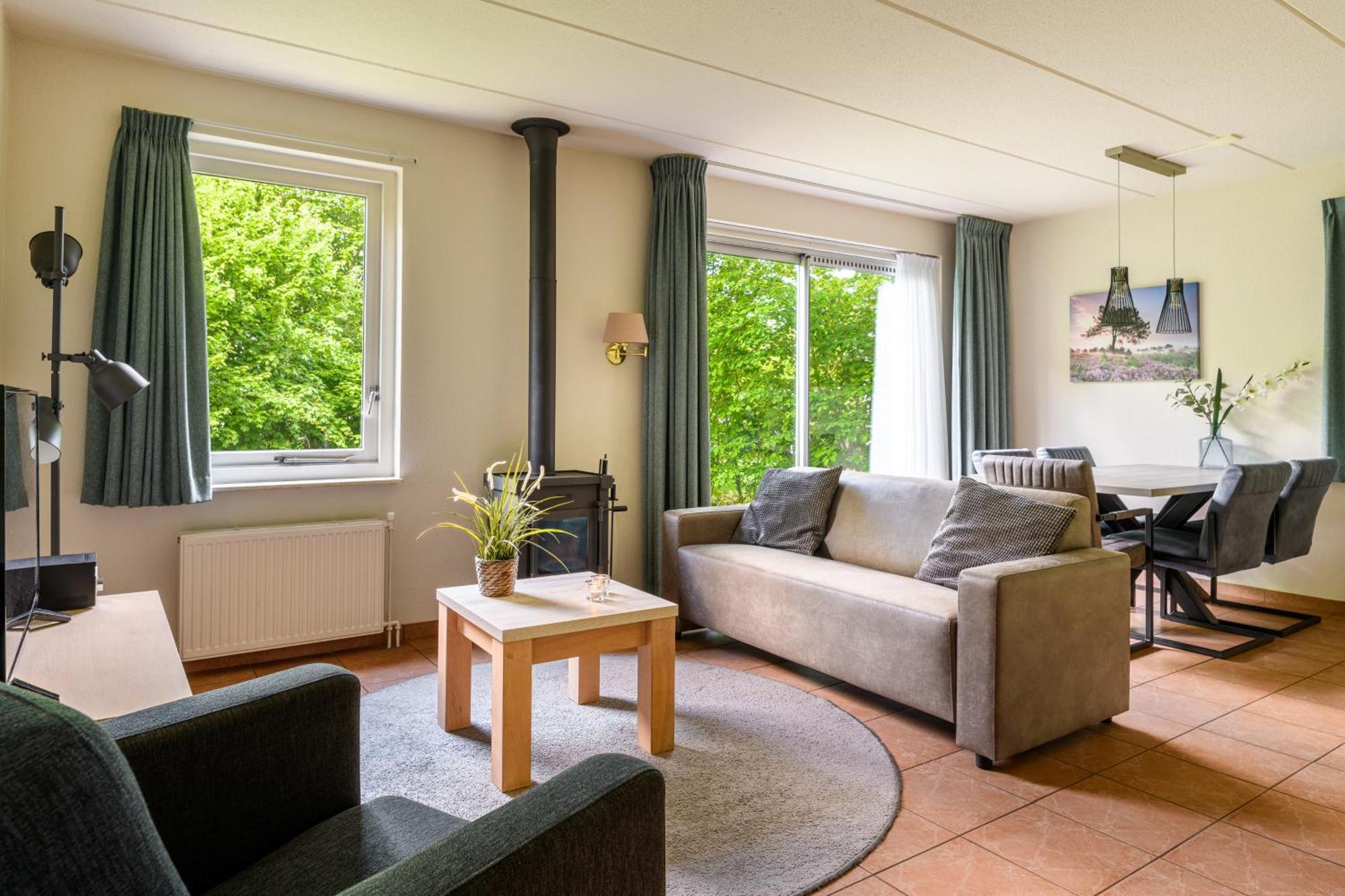 Summio Bungalowpark Het Drentse Wold Hoogersmilde Bilik gambar