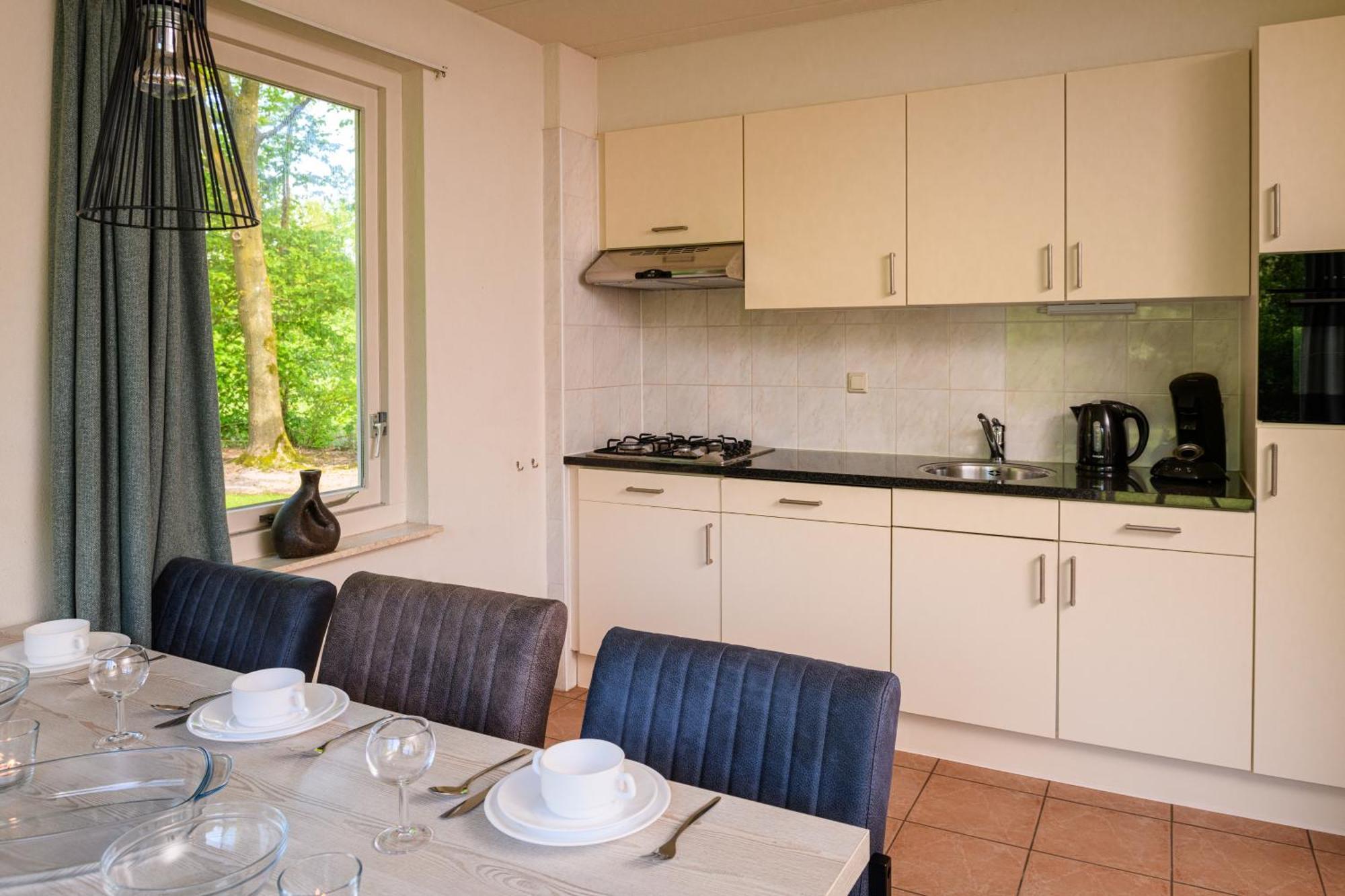 Summio Bungalowpark Het Drentse Wold Hoogersmilde Bilik gambar